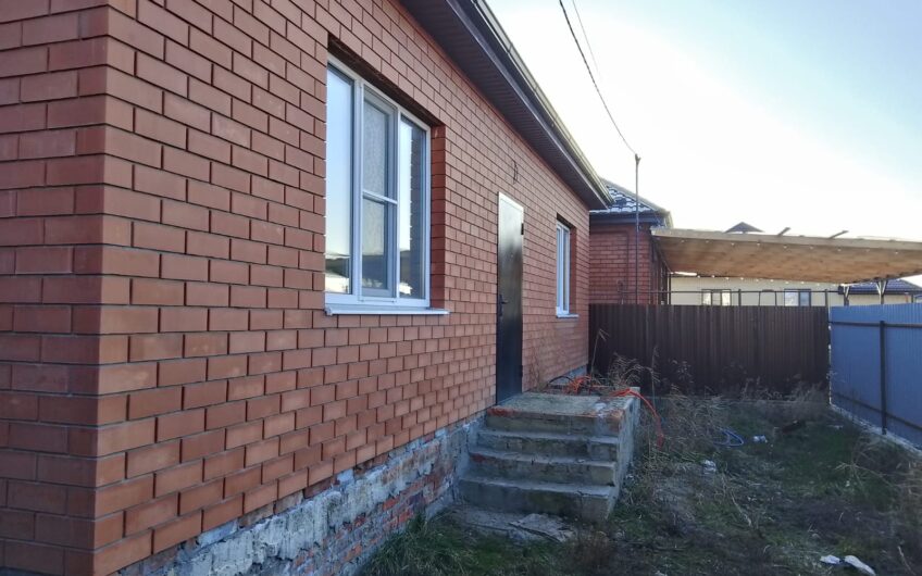 В продаже новый кирпичный дом