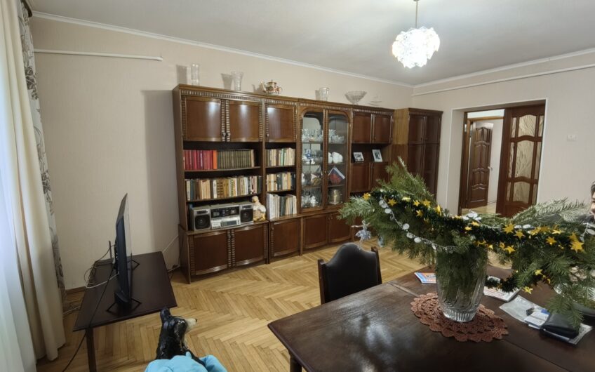 В продаже коттедж